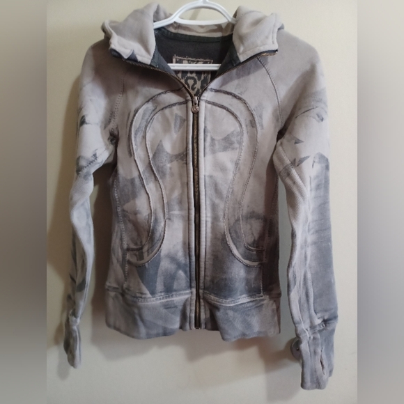 Vintage Lululemon Special Edition Grafitti Scuba Hoodie Jacket Sz 6 READ - Picture 1 of 9